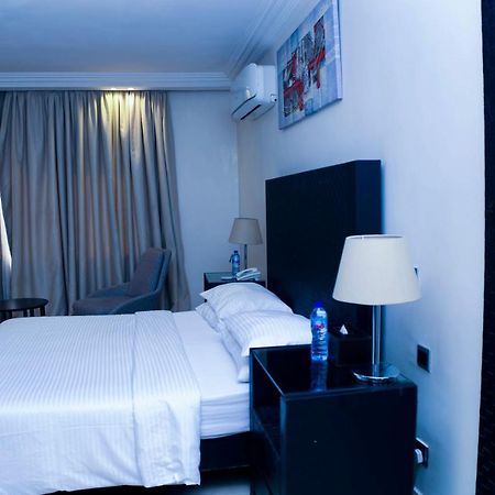 Summerset Continental Hotel Gana Mobushipe Kültér fotó