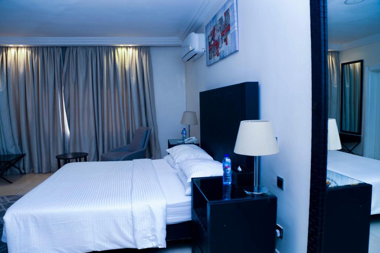 Summerset Continental Hotel Gana Mobushipe Kültér fotó