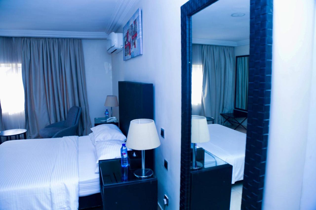 Summerset Continental Hotel Gana Mobushipe Kültér fotó