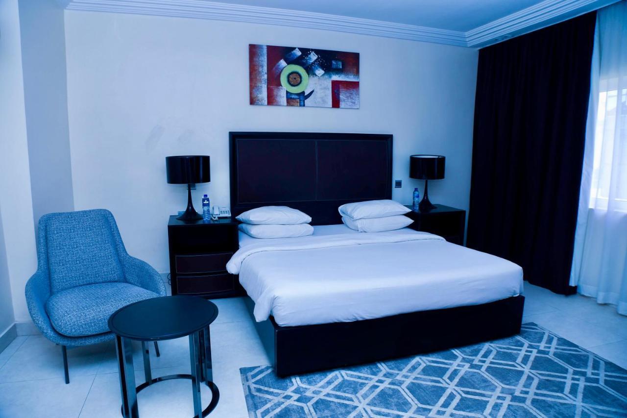 Summerset Continental Hotel Gana Mobushipe Kültér fotó