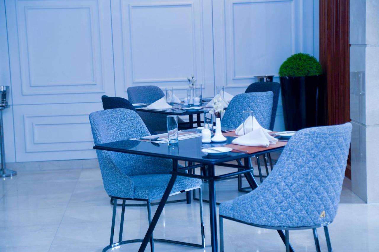 Summerset Continental Hotel Gana Mobushipe Kültér fotó